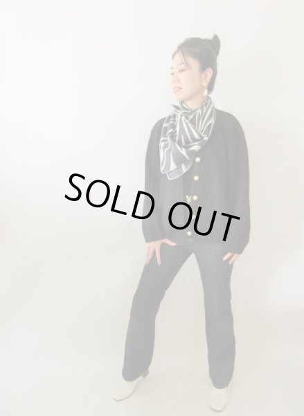 画像2: 【イヤリングと2点セットでお届け*】大人可愛いネイビーの高見えカーディガン (2)