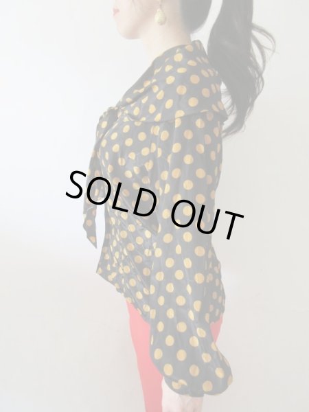 画像4: 【イヤリングと2点セットでお届け*】個性襟の水玉ブラウス (4)