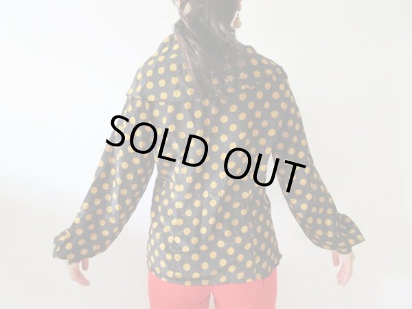 画像5: 【イヤリングと2点セットでお届け*】個性襟の水玉ブラウス (5)