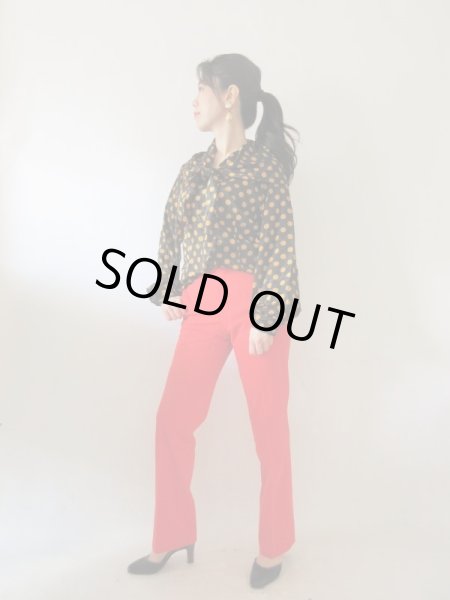 画像2: 【イヤリングと2点セットでお届け*】個性襟の水玉ブラウス (2)