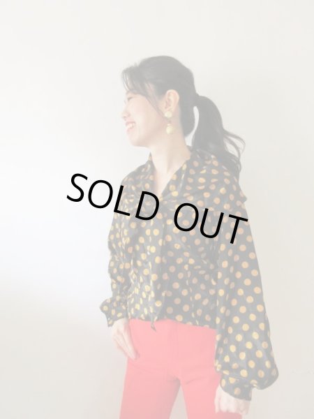 画像9: 【イヤリングと2点セットでお届け*】個性襟の水玉ブラウス (9)