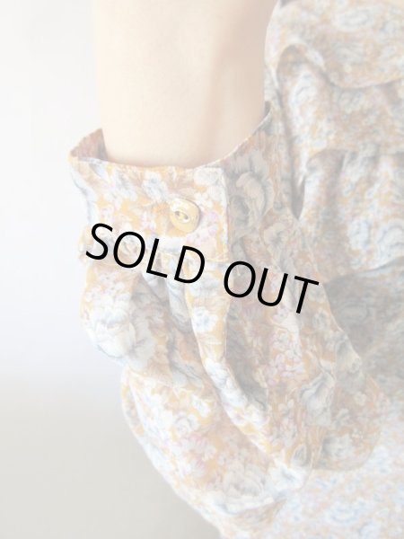 画像6: 【イヤリングと2点セットでお届け*】クラシカルフラワーのシフォンブラウス (6)