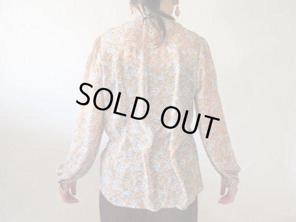 画像5: 【イヤリングと2点セットでお届け*】クラシカルフラワーのシフォンブラウス (5)