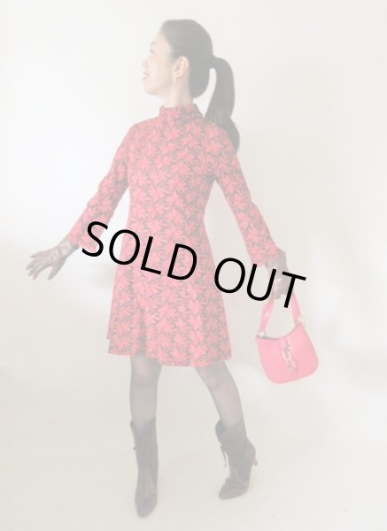 画像2: 【ご褒美ワンピースに認定*】ドラマティック刺繍ワンピース  (2)