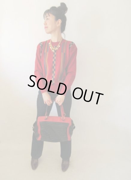 画像2: 【コケティッシュな魅力を*】幾何学ストライプニット (2)