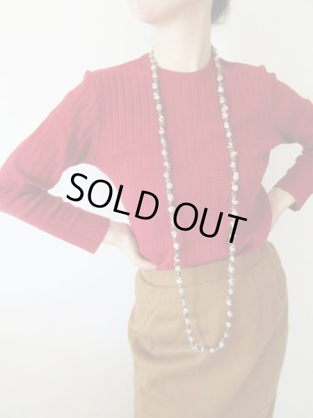 コンディション良好のインナーに使用したニットも一緒にお届けします。