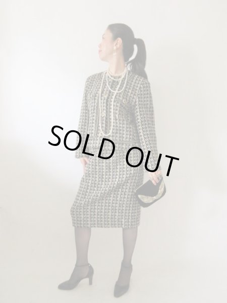 画像2: 【まるでハイブランド*】超美品!大人っぽ顔の豪華セットアップ (2)