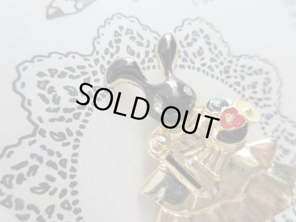 画像2: 【絵本の世界観*】Dead stock*うさこブローチ (2)