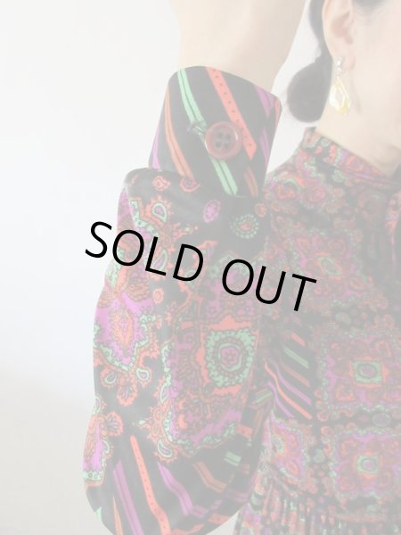 画像7: 【大胆な色使いとリボンと*】サイケ柄カラフルワンピース (7)