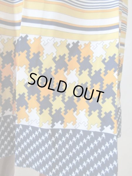 画像6: 【カラフルな色使い*】幾何学ボーダー柄スカート (6)