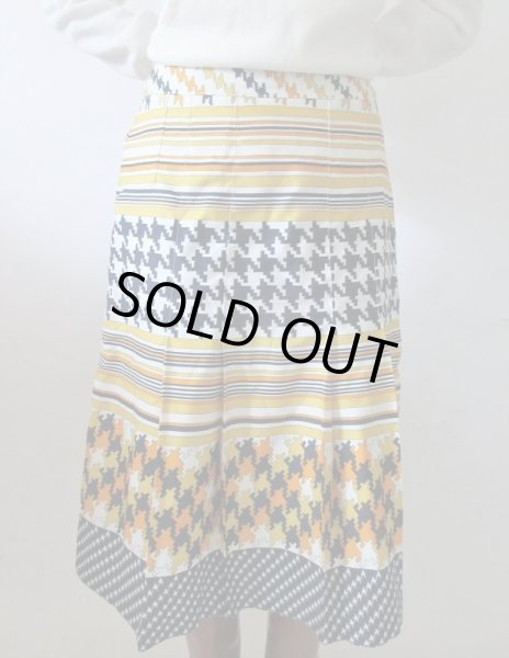 画像3: 【カラフルな色使い*】幾何学ボーダー柄スカート (3)