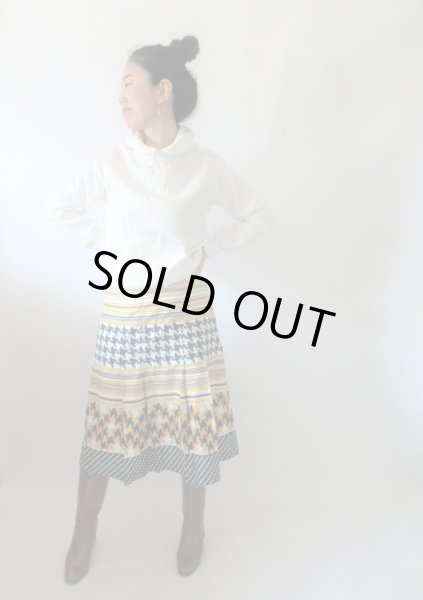 画像2: 【カラフルな色使い*】幾何学ボーダー柄スカート (2)