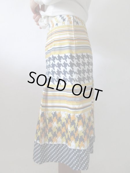 画像4: 【カラフルな色使い*】幾何学ボーダー柄スカート (4)