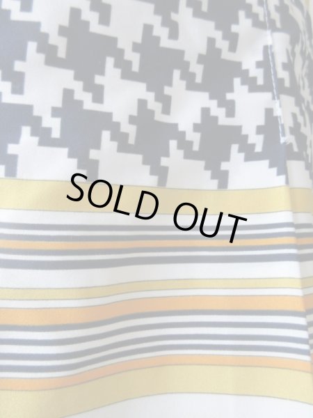 画像7: 【カラフルな色使い*】幾何学ボーダー柄スカート (7)