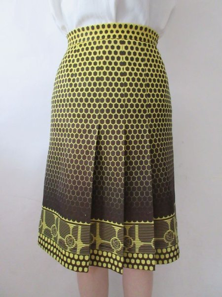 画像3: 【実は裾回りはお花モチーフ*】幾何学デザインスカート (3)