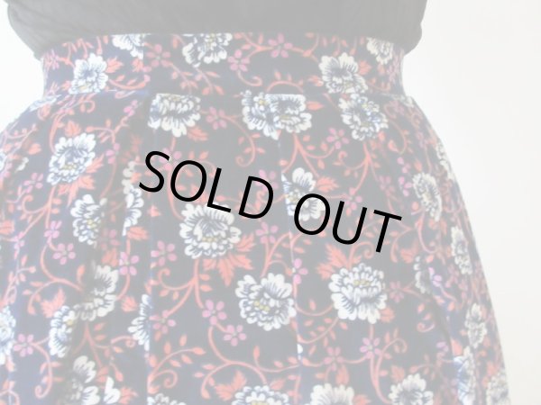 画像6: 【オトナのベロア*】ネイビー地の花柄スカート (6)