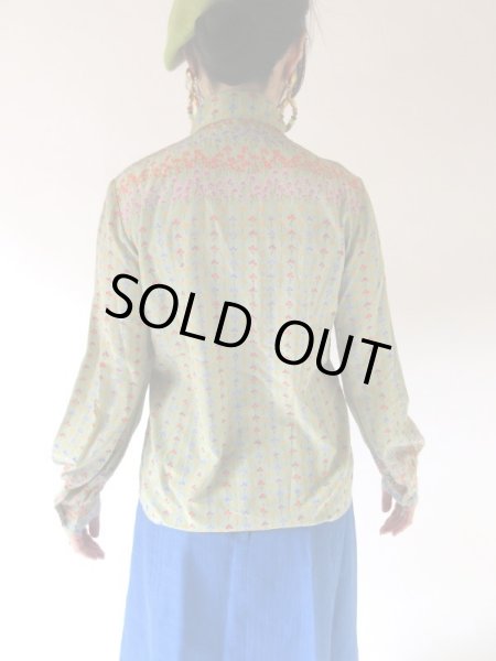 画像6: 若草色の小花柄ブラウス (6)