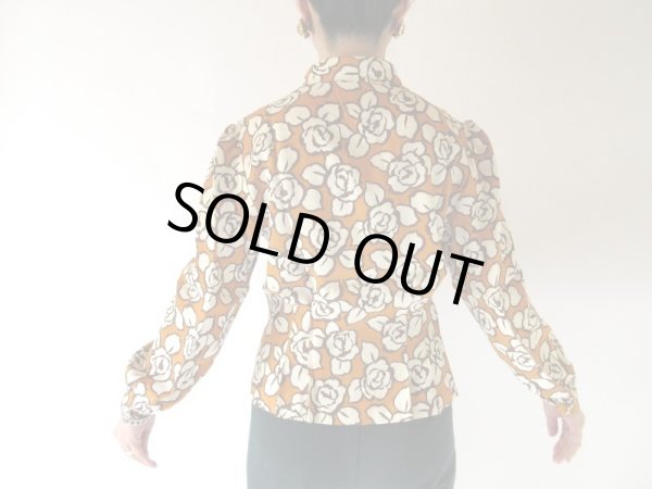 画像5: 【技あり襟の魅力*】2way襟のバラ柄ブラウス (5)