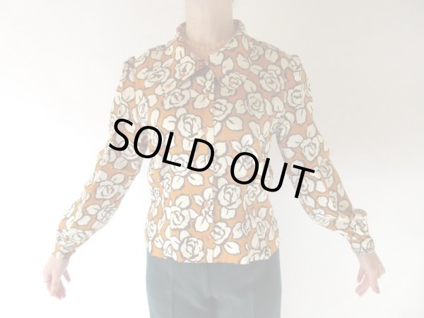 画像3: 【技あり襟の魅力*】2way襟のバラ柄ブラウス (3)