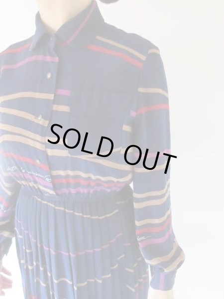 画像9: 英字とレトロ配色のワンピース (9)