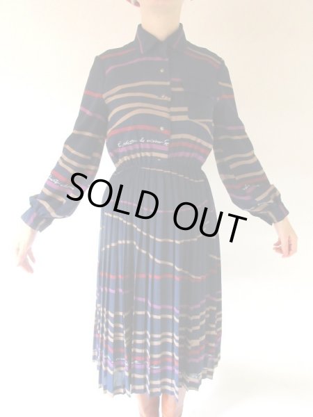 画像5: 英字とレトロ配色のワンピース (5)