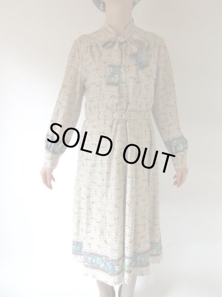 画像4: 【イヤリングと2点セット*】レトロフラワーのボウタイワンピース (4)