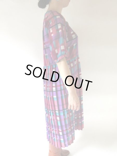 画像4: 大人可愛い格子柄ワンピース (4)
