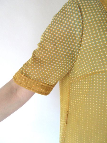 画像7: 【ありそうでなかった色合わせ*】ゆったりsize*上品ドット柄ワンピース (7)