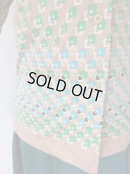 画像8: 【個性的な着こなしも*】レトロムード満点柄シャツ (8)