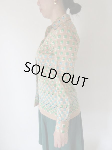 画像4: 【個性的な着こなしも*】レトロムード満点柄シャツ (4)