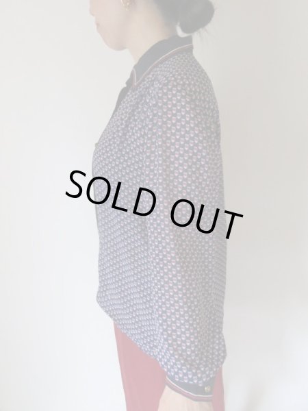 画像4: 【褪せない定番配色*】ゆったりsize*トリコロール配色の切替シャツ (4)