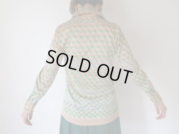画像5: 【個性的な着こなしも*】レトロムード満点柄シャツ (5)