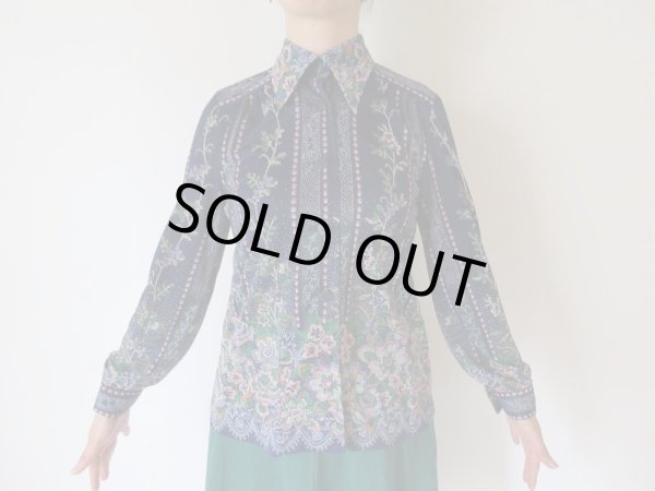 画像3: 【着心地の良さに自信あり*】新鮮色使いのフラワーシャツ (3)