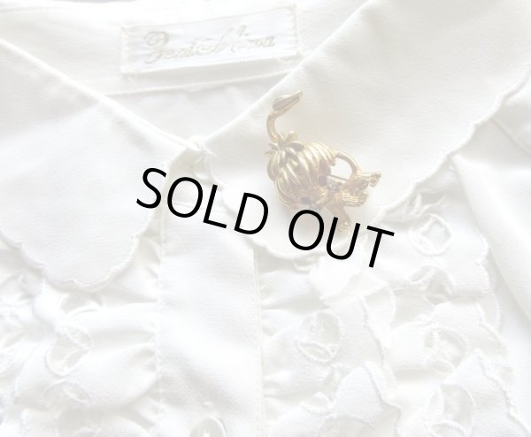 画像2: 【小さくても存在感大*】赤目キラリ*ワンコブローチ (2)