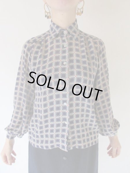 画像4: 【軽やかに大人レトロ*】シフォンのスクエア柄シャツ (4)