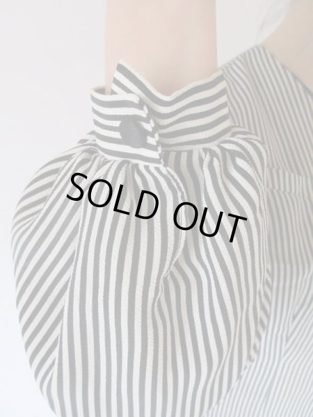 画像6: 【この１着で大人顔*】モノトーンストライプブラウス (6)