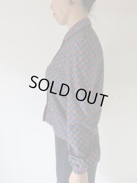 画像4: 【自慢の鮮やか配色*】レトロ配色の柄シャツ (4)