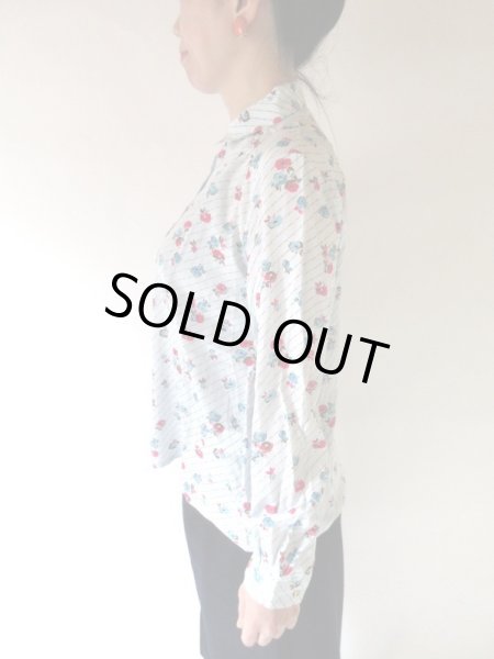 画像4: 【未使用*】ニュアンスブルーの小花柄ブラウス (4)