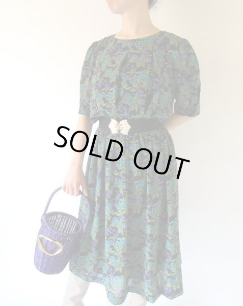 画像2: 【使い回し力に自信あり*】未使用*クラシカルバックルのゴムベルト (2)