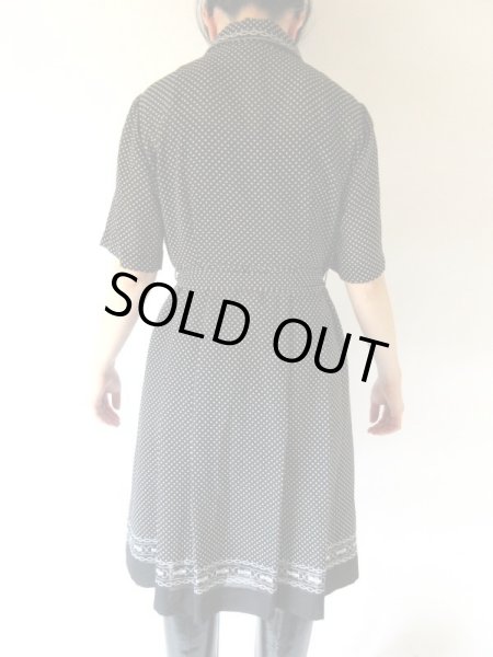 画像6: 【きりっとモノトーン*】ドットとチェーンベルト柄のワンピース (6)