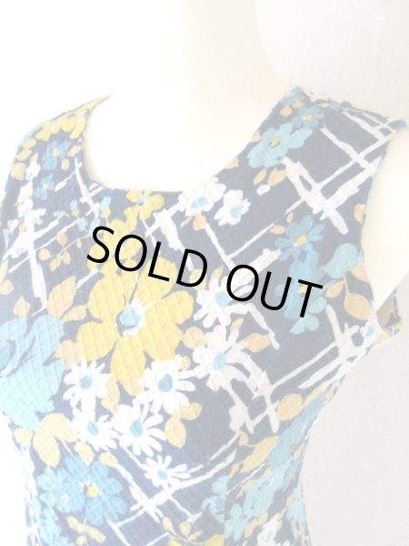 画像2: 【デニムに重ね着も*】チャーミングなお花柄ワンピース (2)