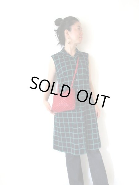 画像2: 【羽織ってジレ風にも*】ネイビー×グリーンラインワンピース (2)