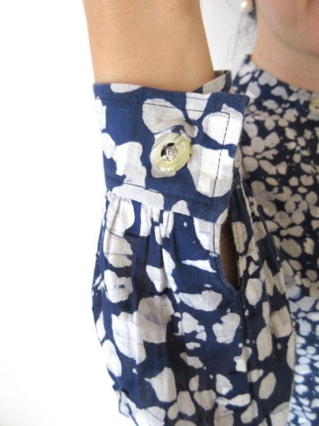 画像6: 【ネイビー✖️ホワイトのテッパンカラー*】1点もの*染めのブラウス (6)