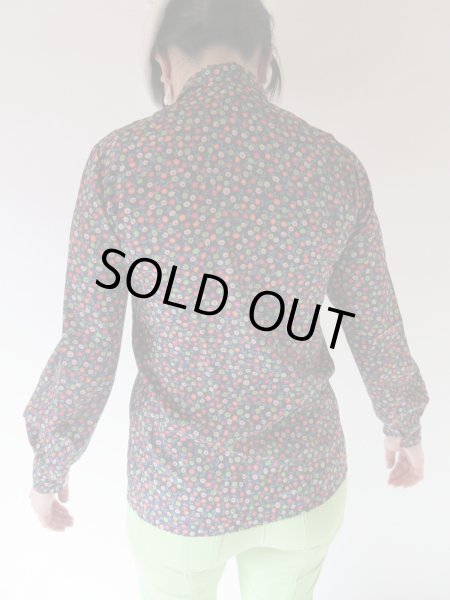 画像5: 【ネイビー地でオトナ見えも*】小花柄のカラフルブラウス (5)