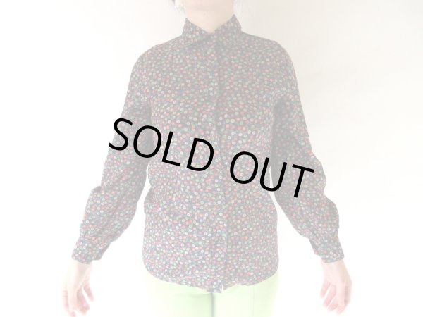 画像3: 【ネイビー地でオトナ見えも*】小花柄のカラフルブラウス (3)