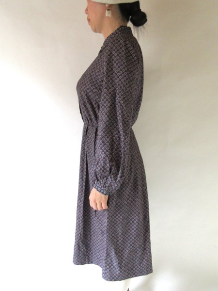 画像4: 【黒地ベースがオトナっぽ*】鮮やかフラワーワンピース (4)