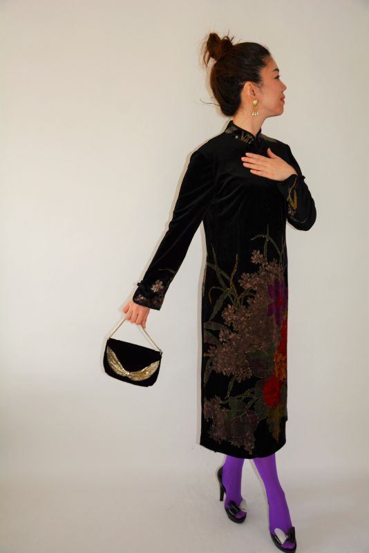 大人の色香 フラワーデザインのベロアワンピース 乙女スタイル