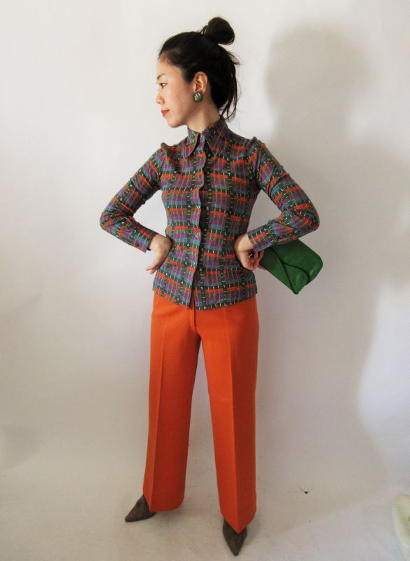 ド派手に柄で遊ぶ アルファベット柄シャツ 乙女スタイル